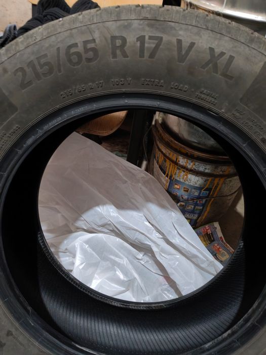 Vând anvelope vară 2 Buc. Continental 215/65R 17 VXl dot2023