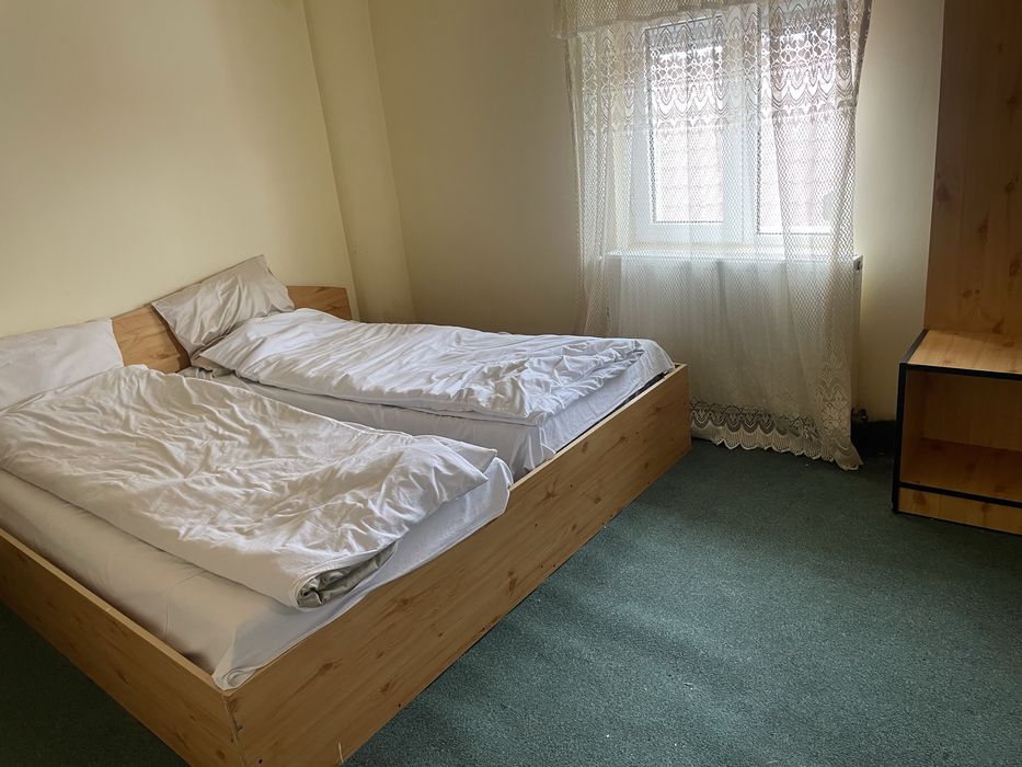 Pensiune in statiunea rânca , lînga vîrful păpușa