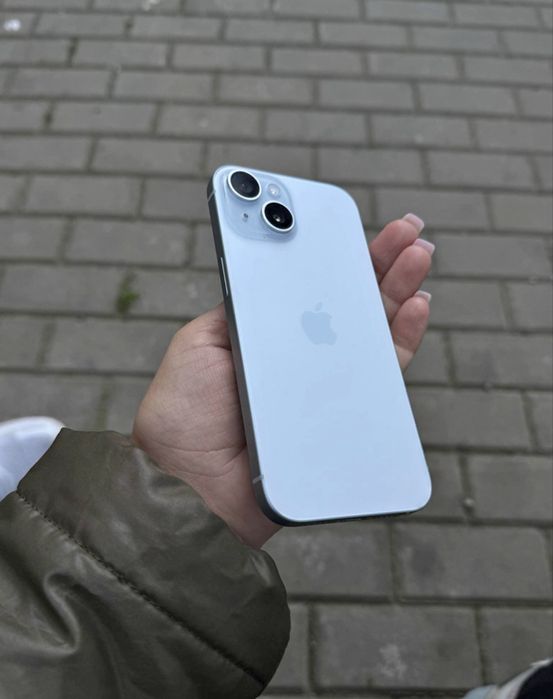 Vand Iphone 15 ca nou