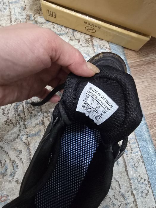 Кроссовки женские