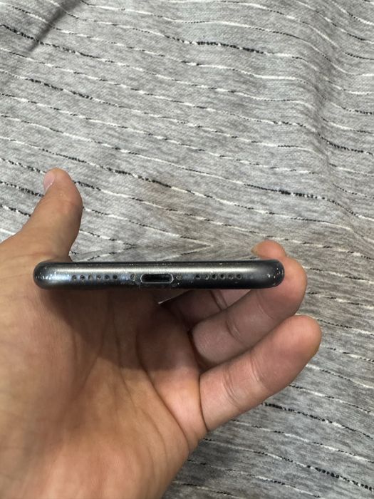 iPhone 11 черного цвета