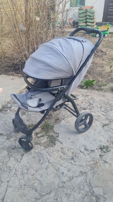 Продам коляски 10000