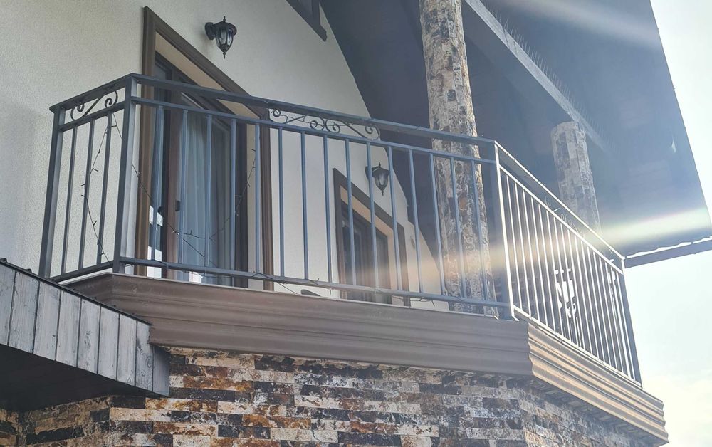 Vand balustrada balcon din fier gri antracit