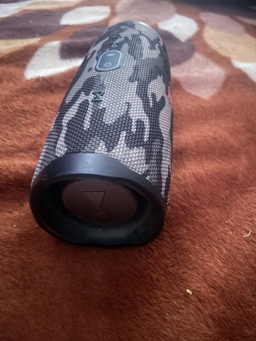 Vand boxa jbl charge 4