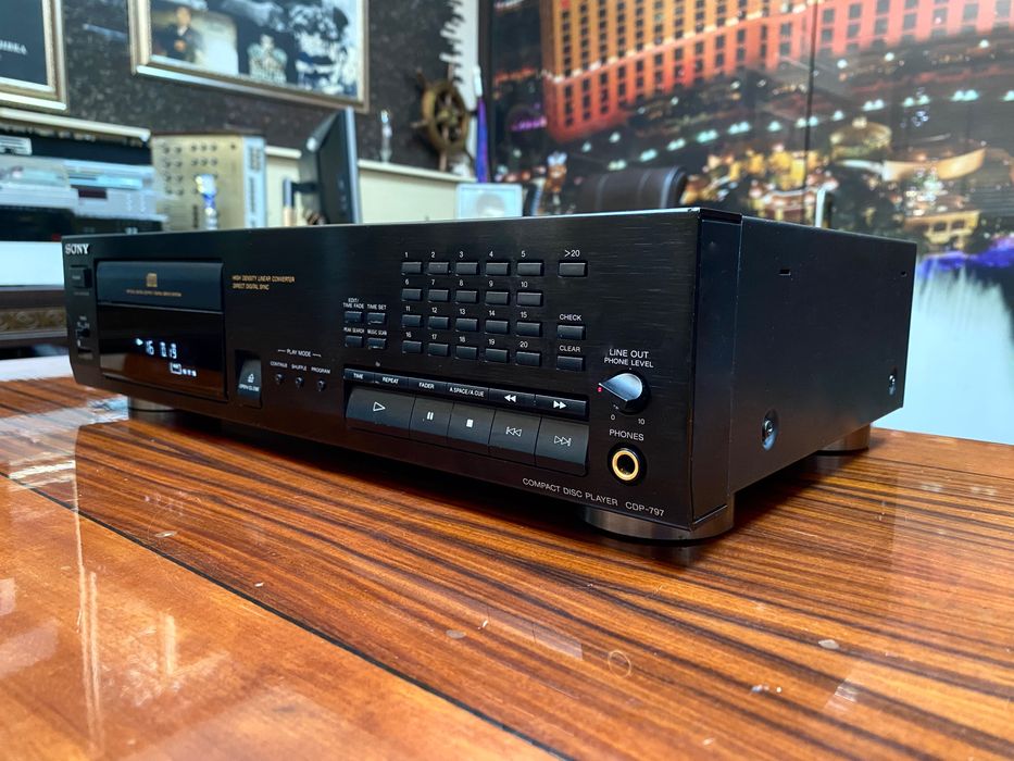 Висок клас CD плеър Sony