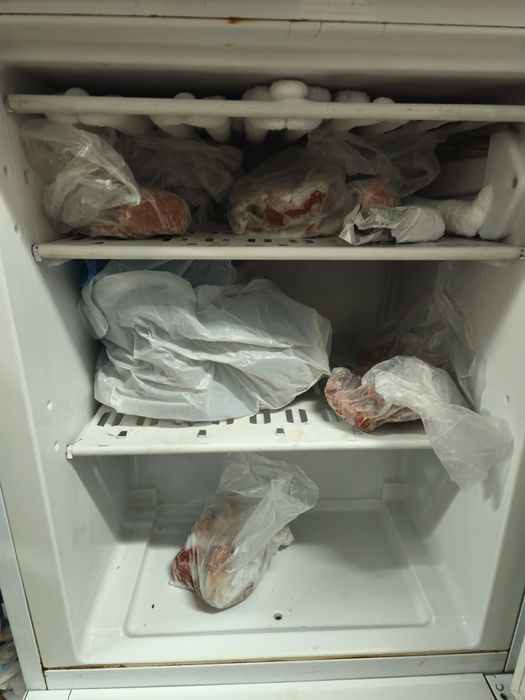 Холодильник indesit