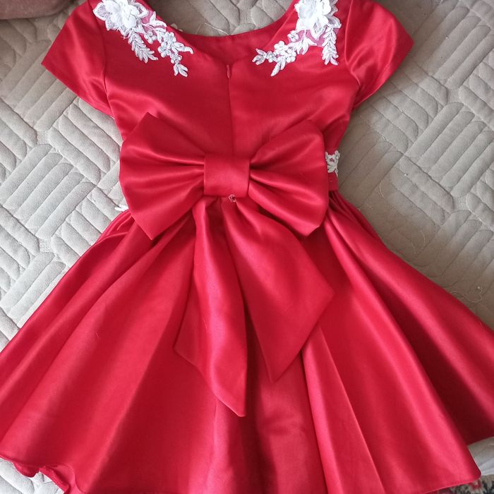 Продам нарядное детское платье