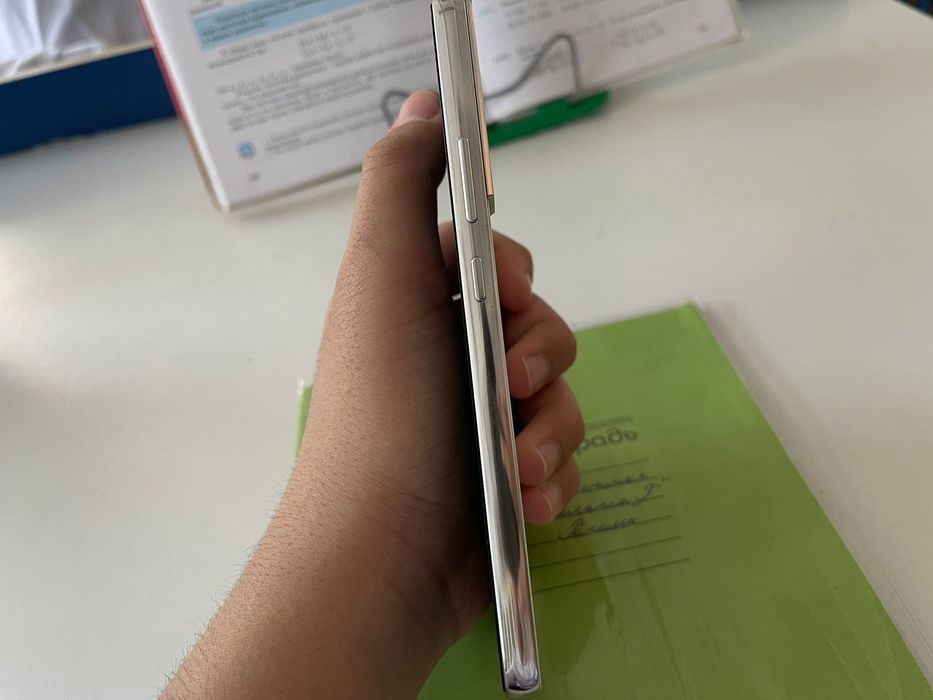 Обменяю samsung s22 plus