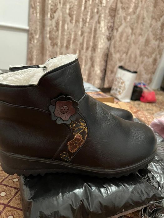 Женские ботинки