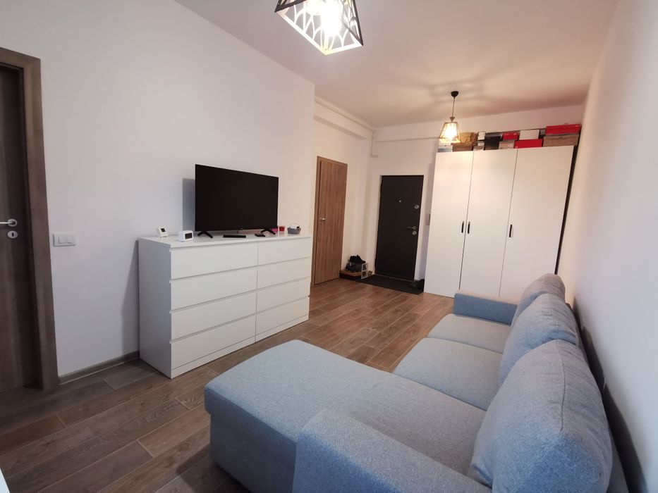 Vand garsoniera semimobilata