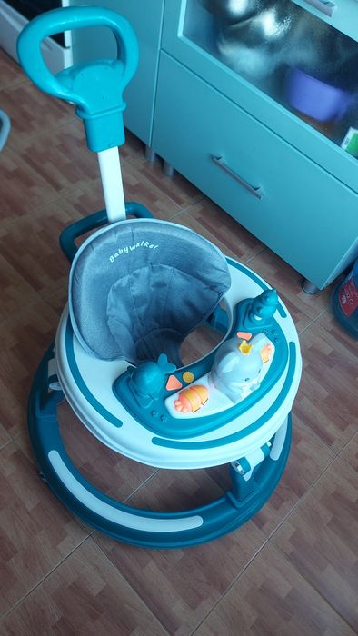 Продам шезлонг и ходунки