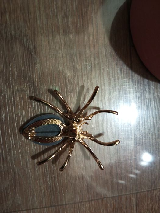 Продам брошь бижутерия