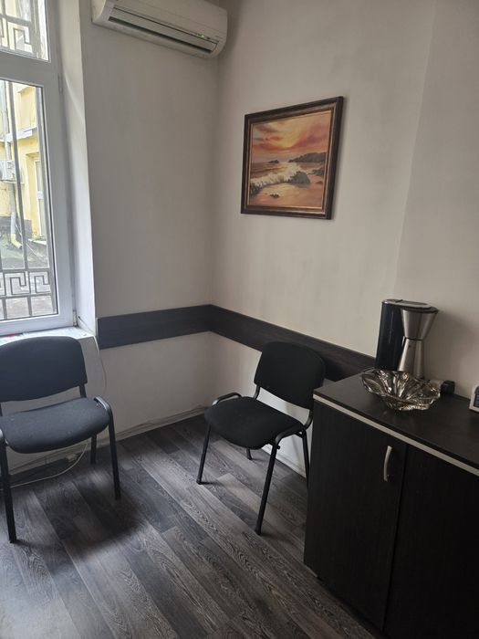 Продажба офис в идеален център