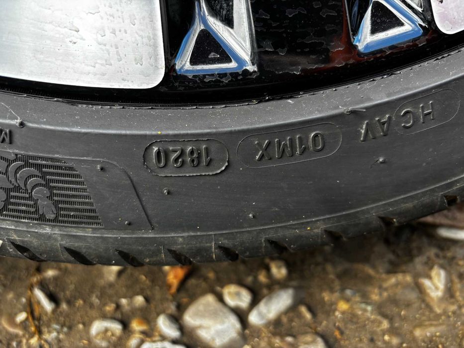 Doua anvelope Michelin Prinacy 4 235 40 R19 ci387