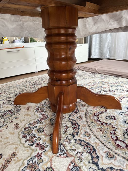 Продается качественный стол