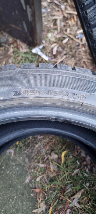 Продам шипованые шины Landsail