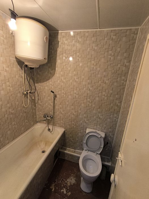 Спутник 1.  1 ком в деревянном доме. 2/2 ремонт акфа рамы площадь 32м²