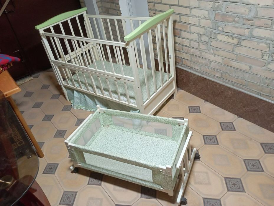 Продаётся детская кроватка , очень прочная