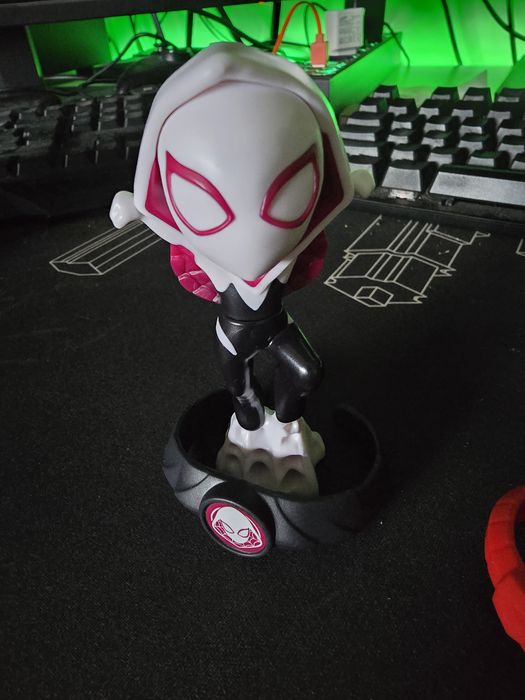 Surpriza Kinder Maxi Editia Marvel 2024