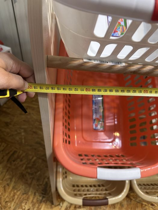 Етажерка за играчки