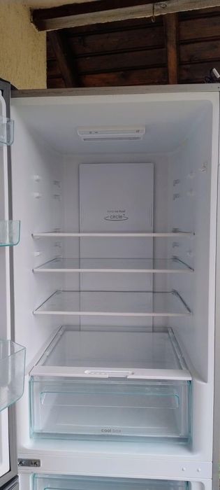 Vând frigider Candy