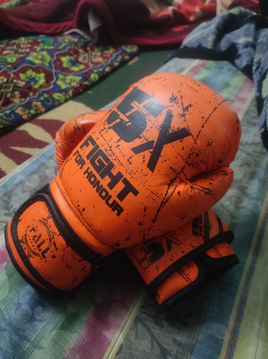Боксерские перчатки 6 OZ