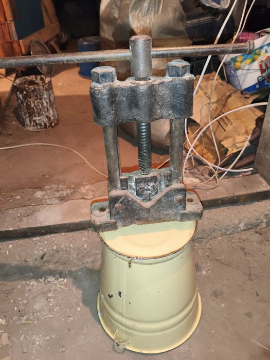 Тиски трубные советские