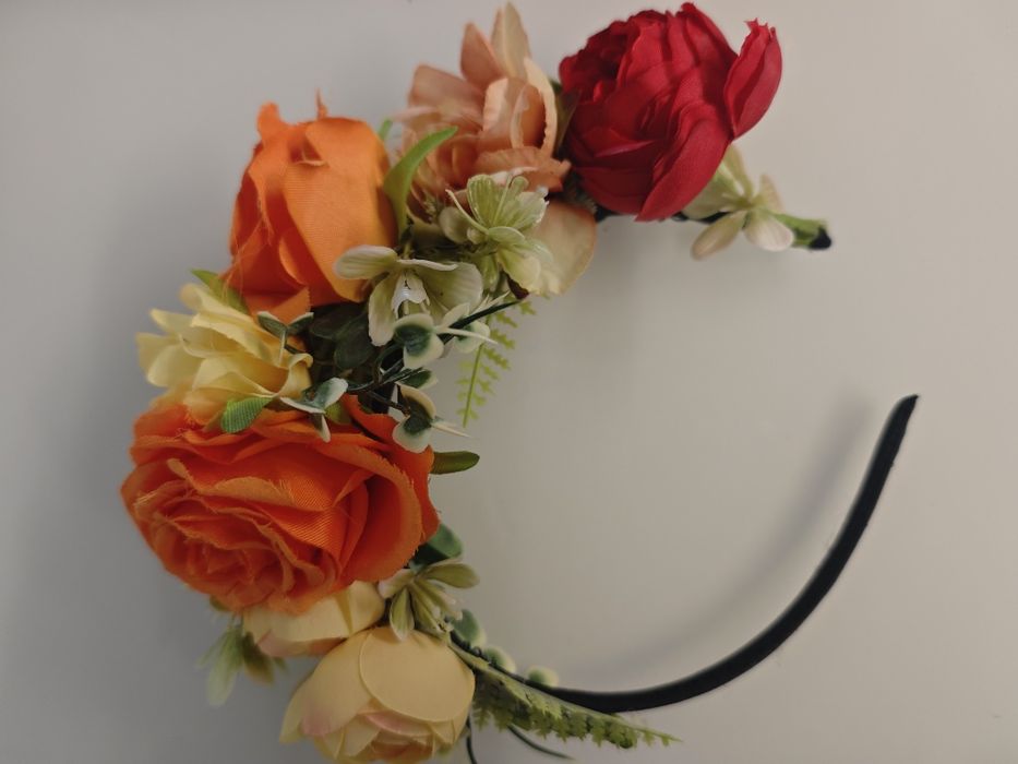 Венец за глава от изкуствени цветя