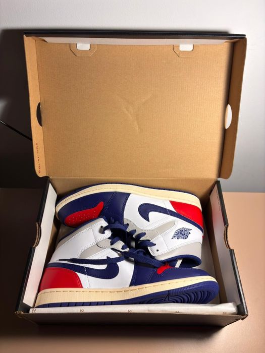 Adidasi Air Jordan Mid- Men