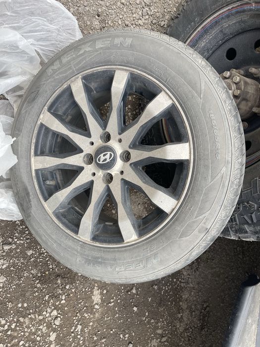 продам диски с шинами комплект.