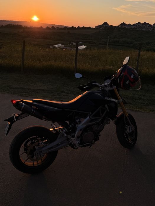 Aprilia Dorsoduro 750
