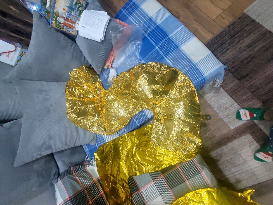 продам фольгированные цифры