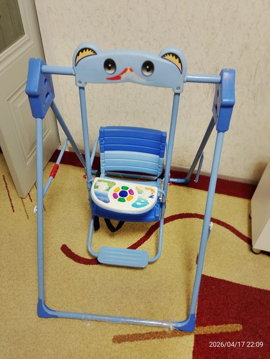 Качеля детская в хорошем состоянии