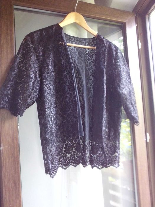 bluza 44/46,dantela neagra,clasica,eleganta