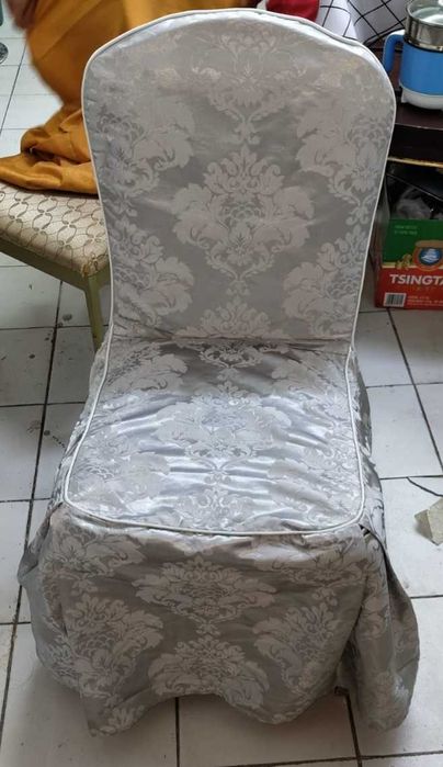 Продам много чехлов для стульев и столов