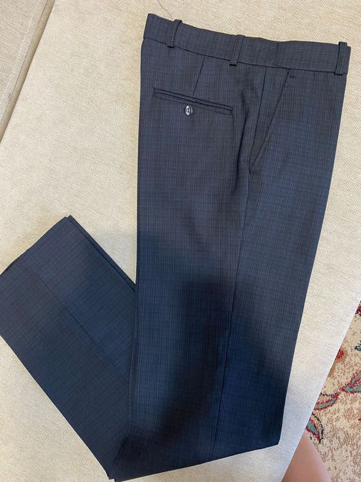 Продаю мужской костюм