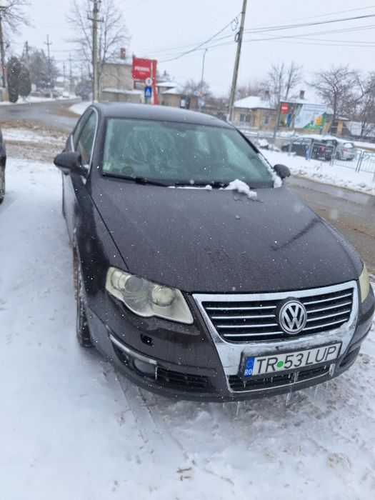 Vând Volkswagen Passat B6