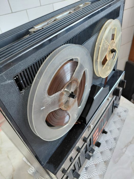 Magnetofon Tesla CM130