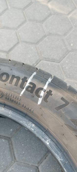 Лятна гума Continental Premium Contact 7