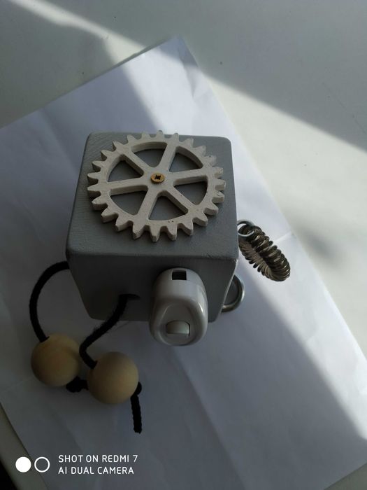 Игрушка новая. Конструктор. Краски.