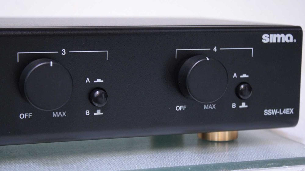 Selector audio 4 perechi boxe Sima SSW-L4EX, protecție suprasarcină.