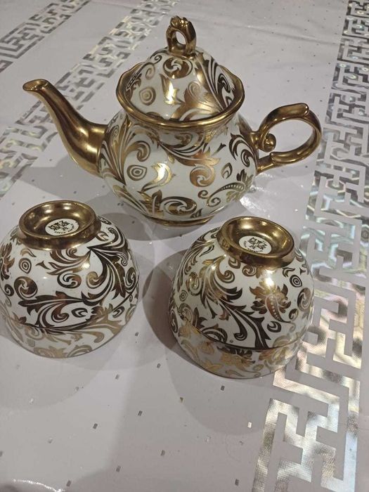 Продам красивый чайный сервиз