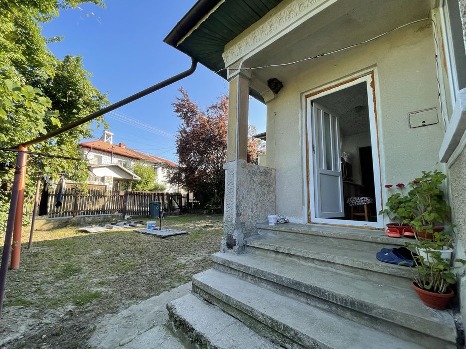Casă de vânzare