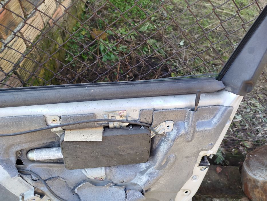 Предна дясна врата за Мерцедес w203 фейслифта 2005