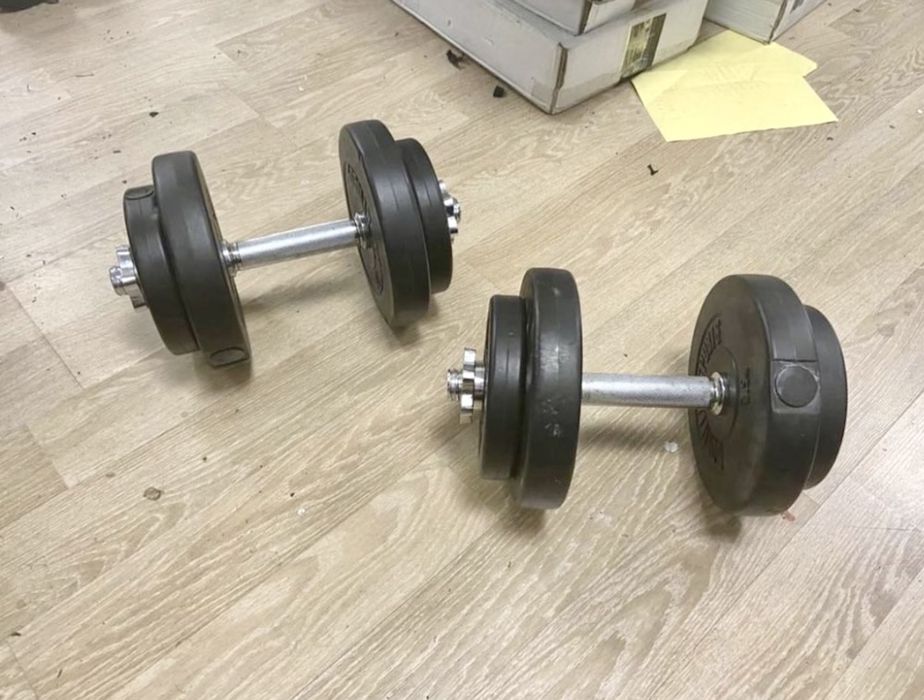 Gantere reglabile noi de 10 kg buc-10+10=20 kg Pret promo 200 ron setu