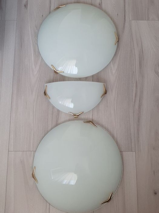 Set 3 plafoniere din sticla opal cu clipsuri aurii vintage