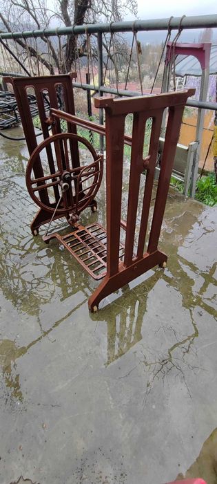 Крака за маса от шевна машина