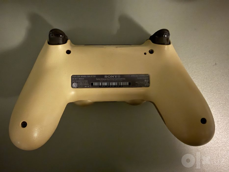 Продаю Sony PlayStation 4 Pro 4 K 1Tb. + Док станция кулер