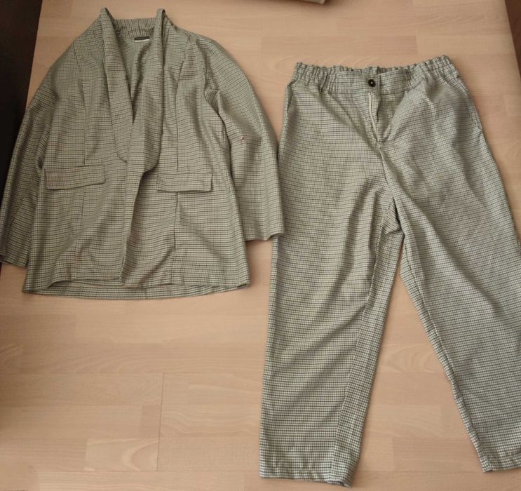 Дамско сако и панталон