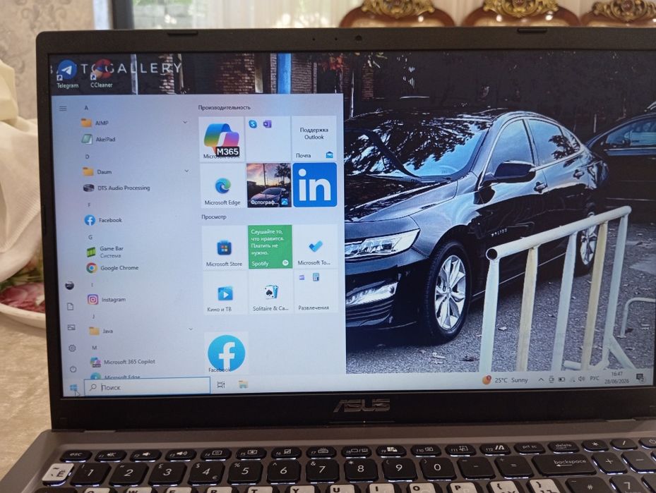 ASUS noutbook sotiladi yaxshi holatda